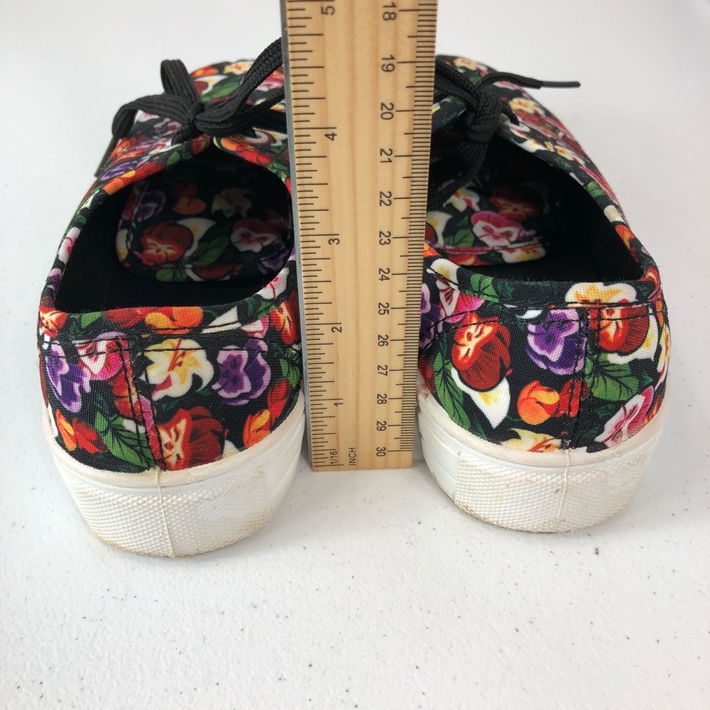 Disney Alice in Wonderland sneakers size 6 - Picture 7 of 8